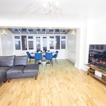 Вилла 5-Bed Modern & Luxurious House Snodland Экстерьер фото