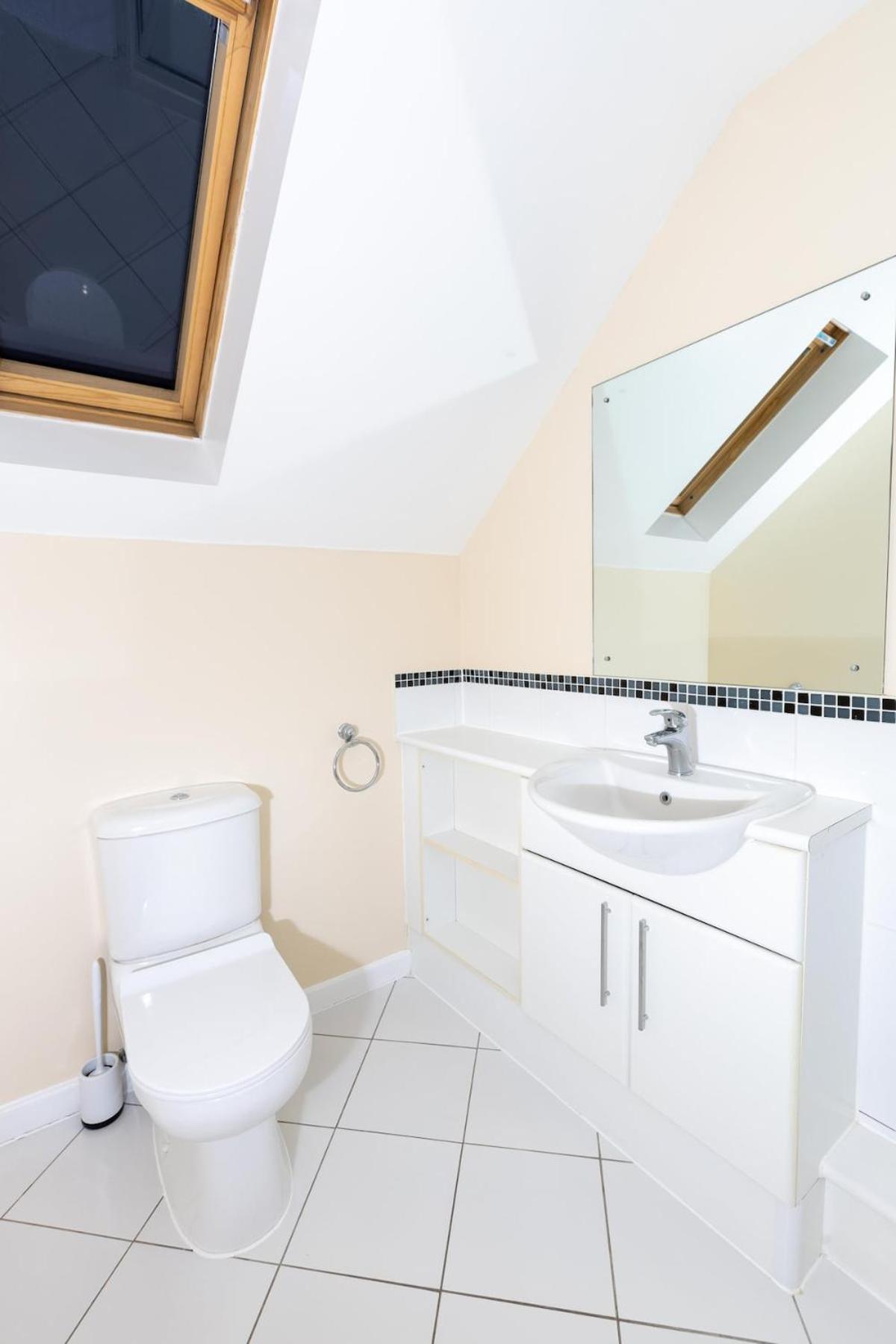 Вилла 5-Bed Modern & Luxurious House Snodland Экстерьер фото